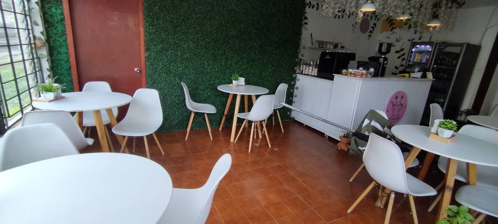 Traspaso de Cafetería con Venta de Cerveza y Vino de Mesa