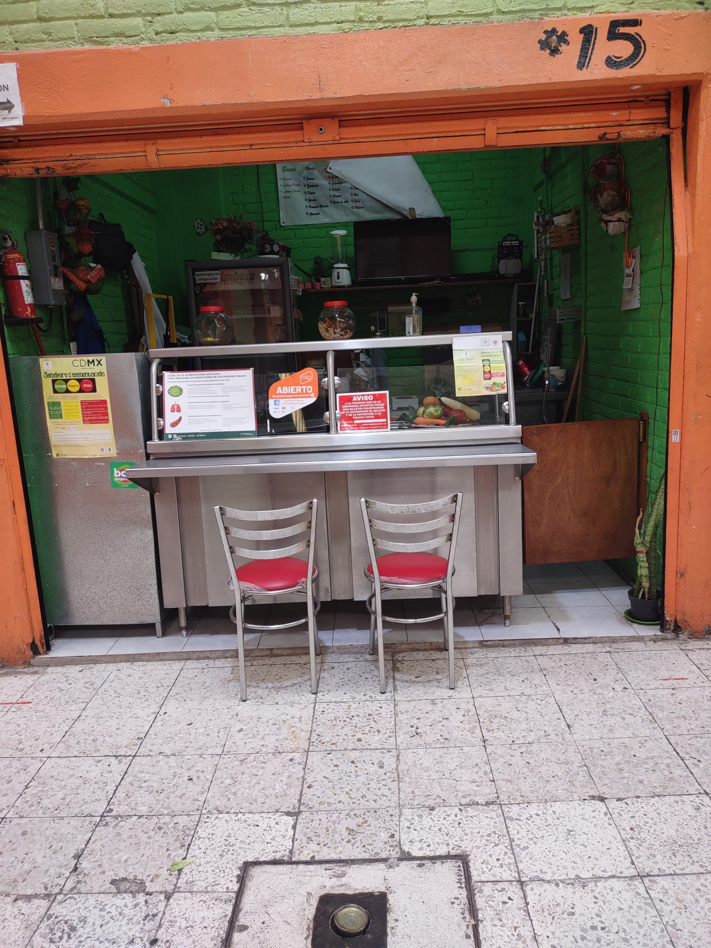 Traspaso de Local de Comida en Mercado (con permisos y equipamiento)