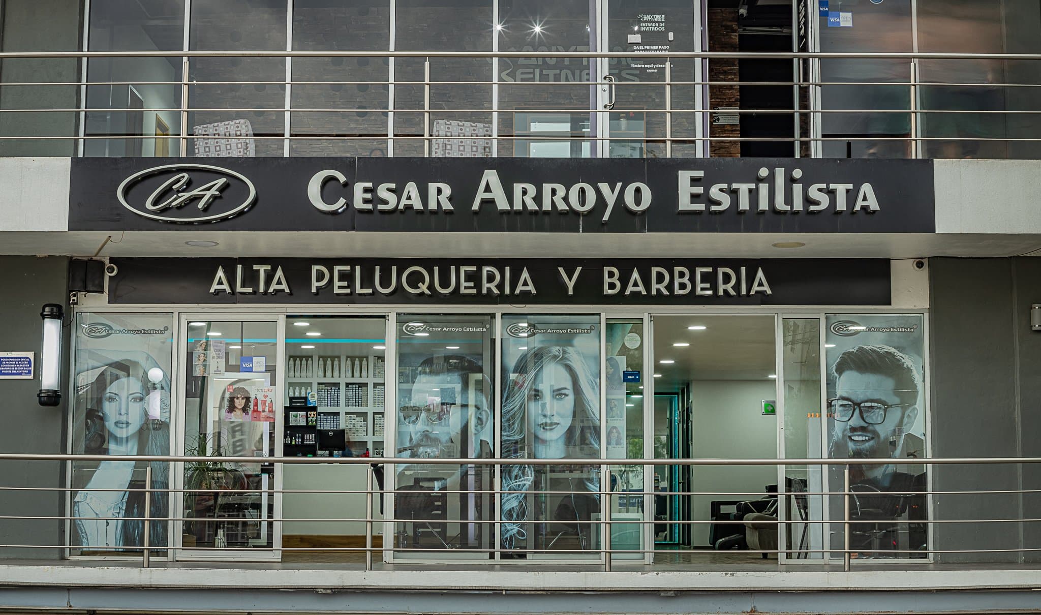 Vendo 50% de Salón de Belleza Consolidado