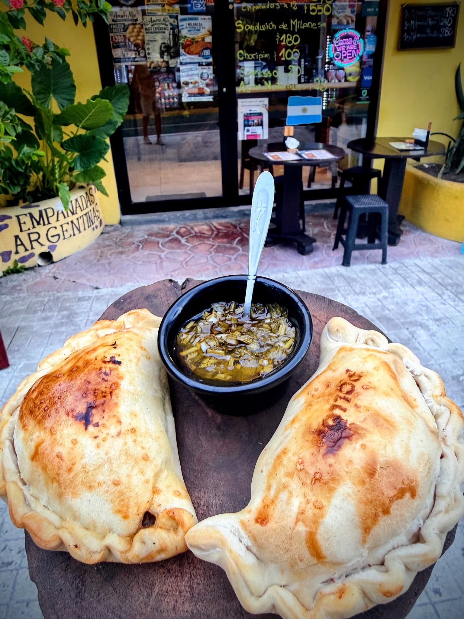 "Amore Mío" Empanadas Argentinas - Imagen 1